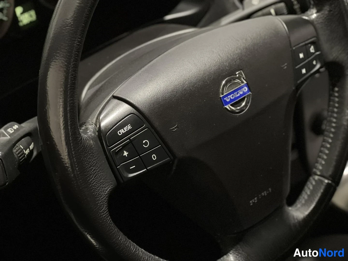 Harmaa Volvo S40 2004, yksityiskohta, kuva 16