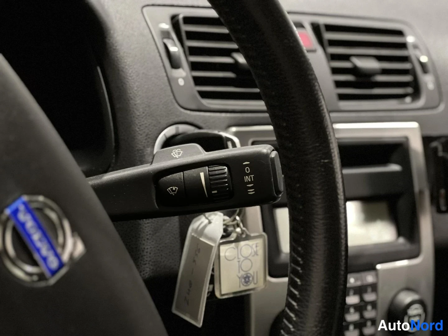 Harmaa Volvo S40 2004, yksityiskohta, kuva 17