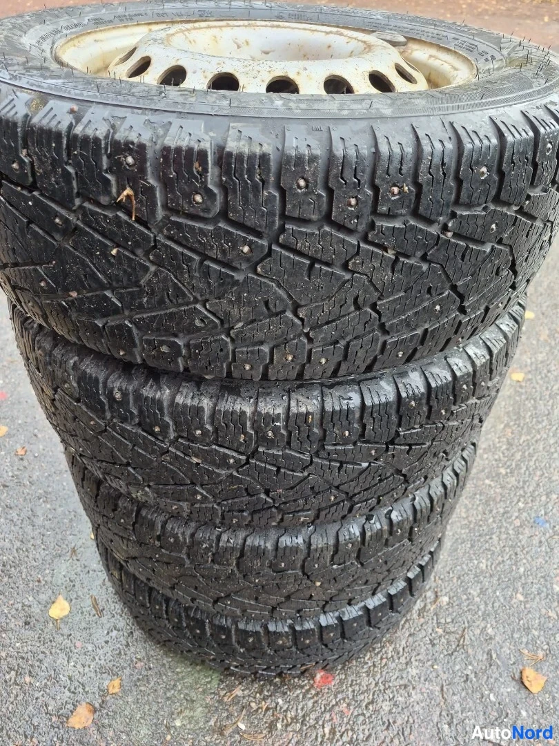 Vihreä Volkswagen Caravelle 2003, yksityiskohta, kuva 21