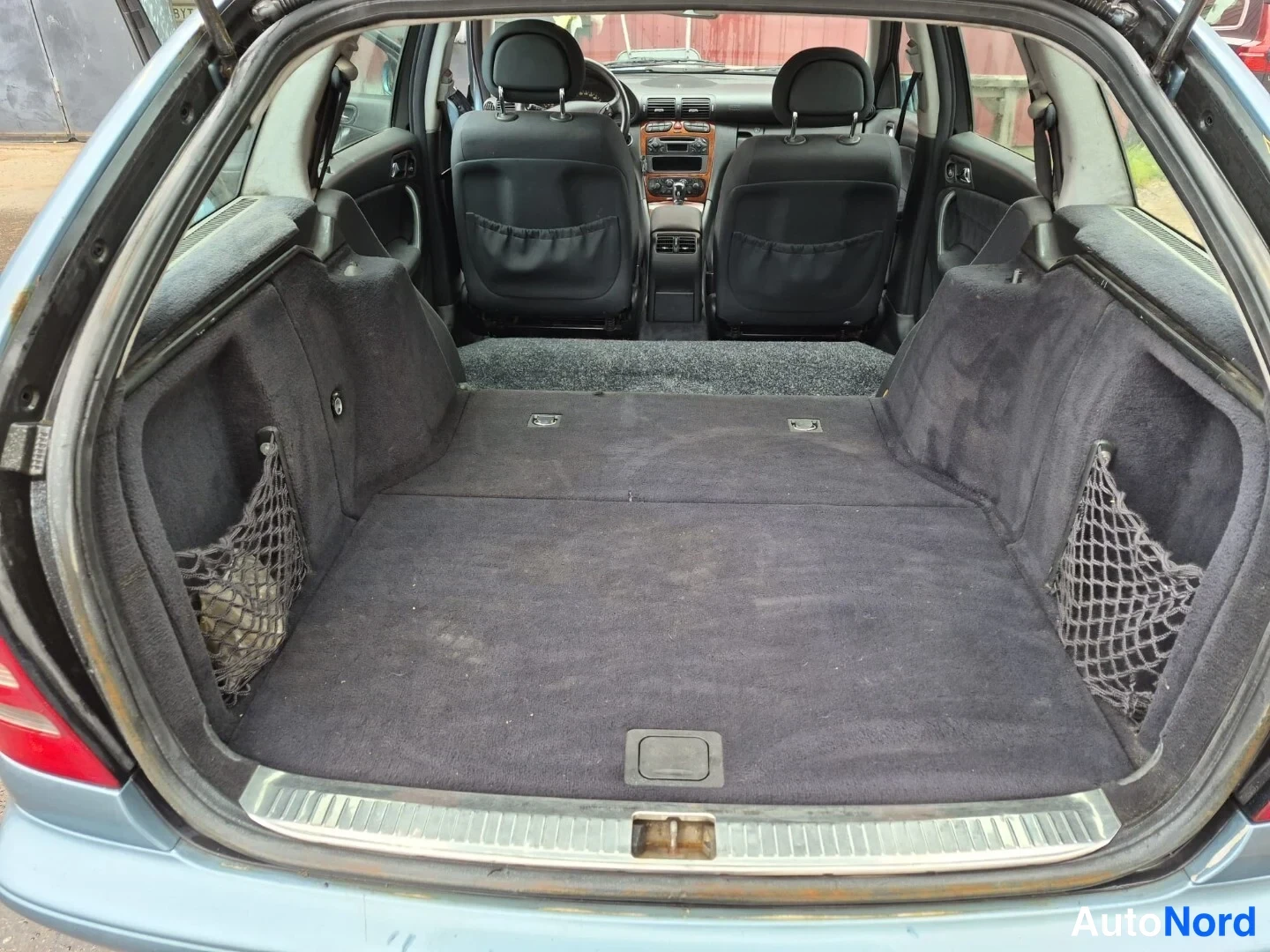 Sininen Mercedes-Benz C 200 CDI 2002, tavaratila, kuva 15