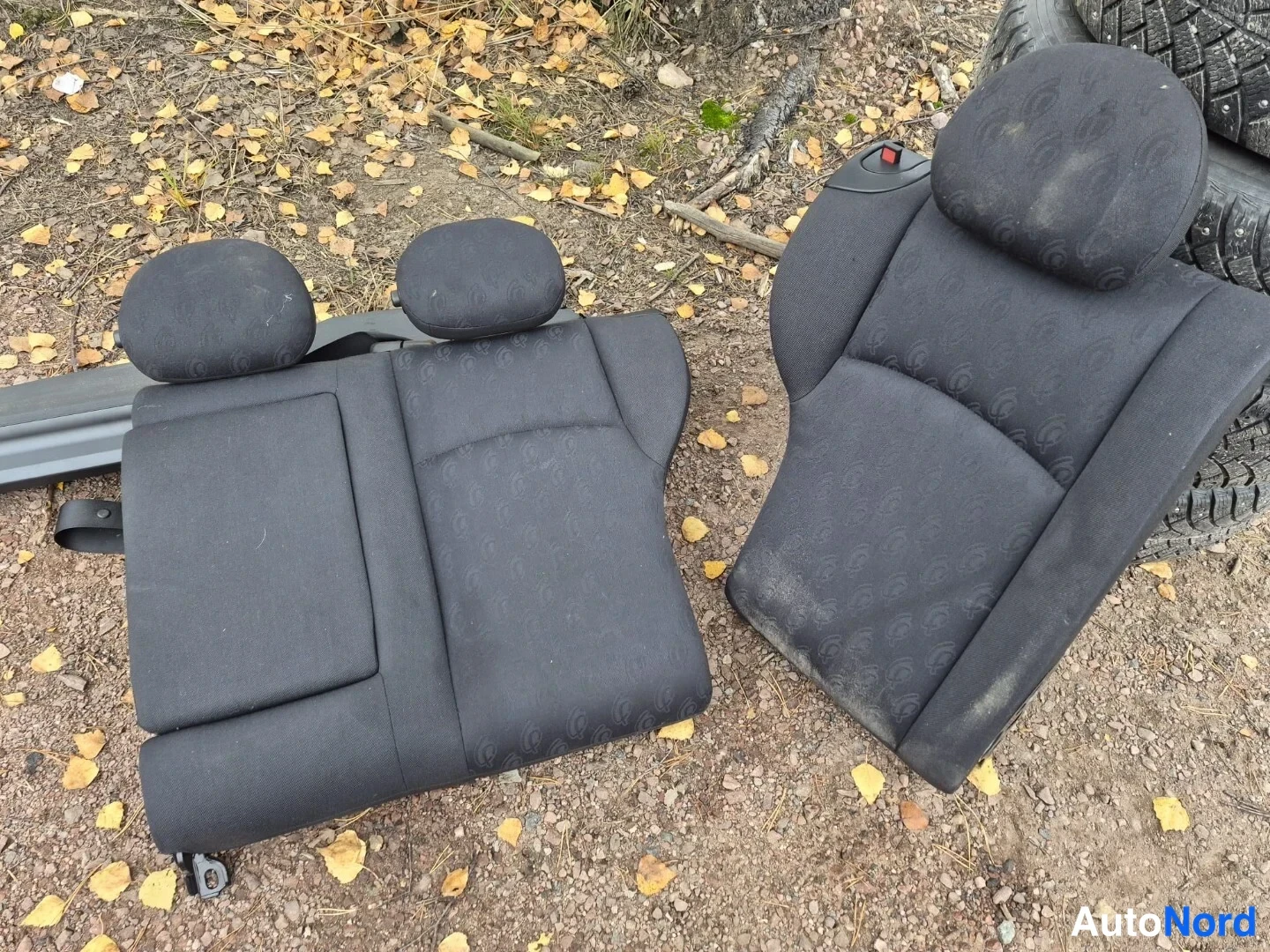 Sininen Mercedes-Benz C 200 CDI 2002, takaistuimet, kuva 14