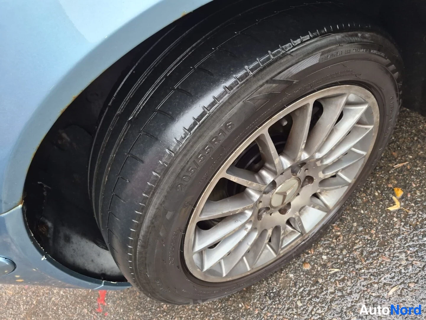 Sininen Mercedes-Benz C 200 CDI 2002, yksityiskohta, kuva 20