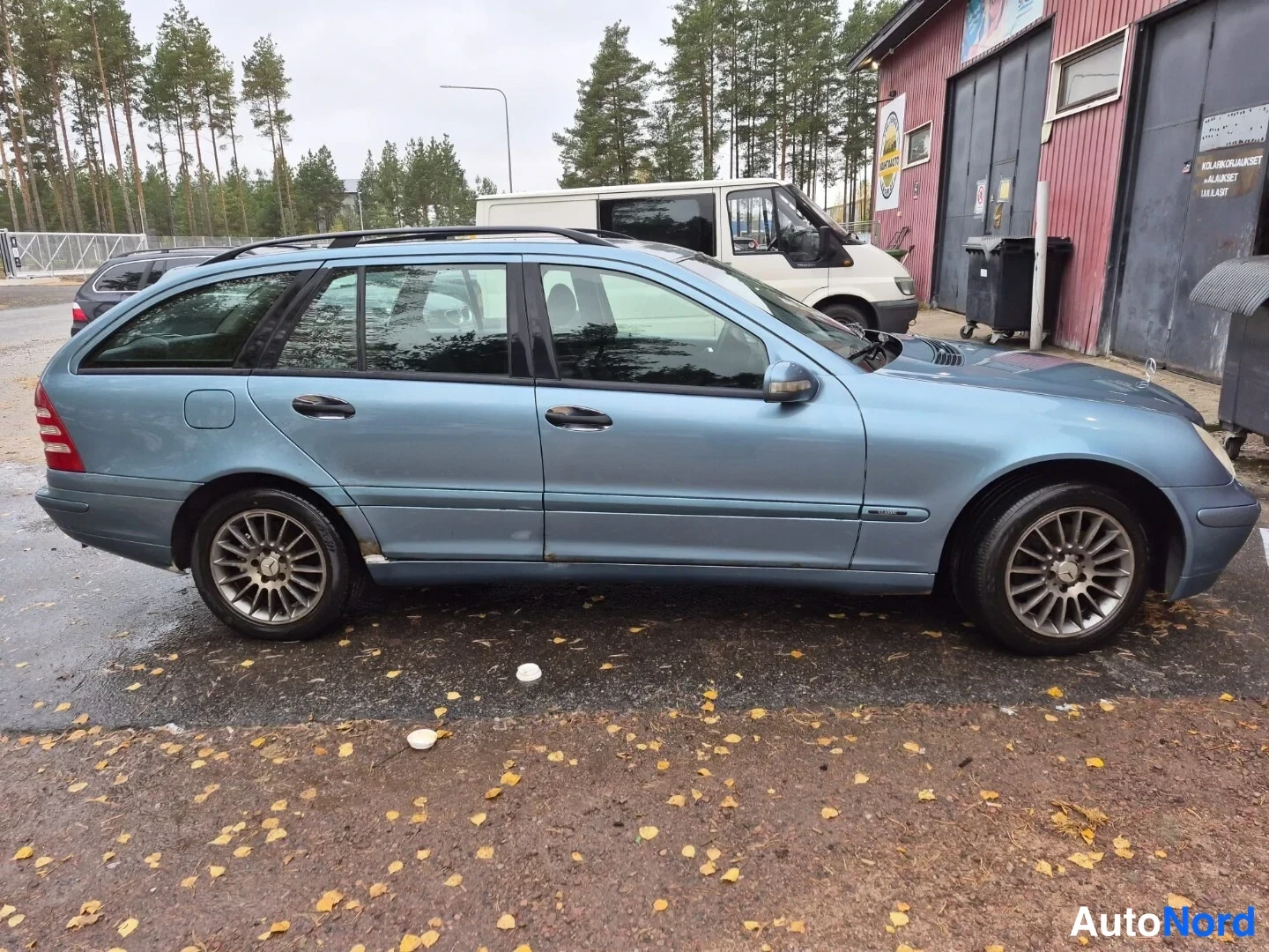 Sininen Mercedes-Benz C 200 CDI 2002, sivulta, kuva 5