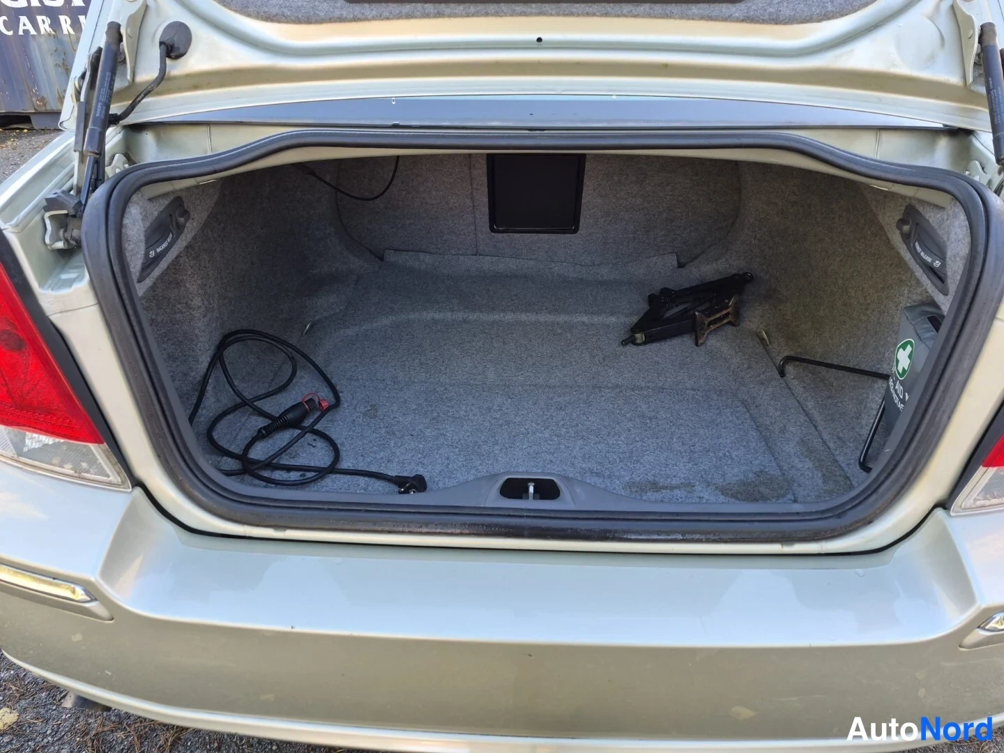 Beige Volvo S60 2006, tavaratila, kuva 16