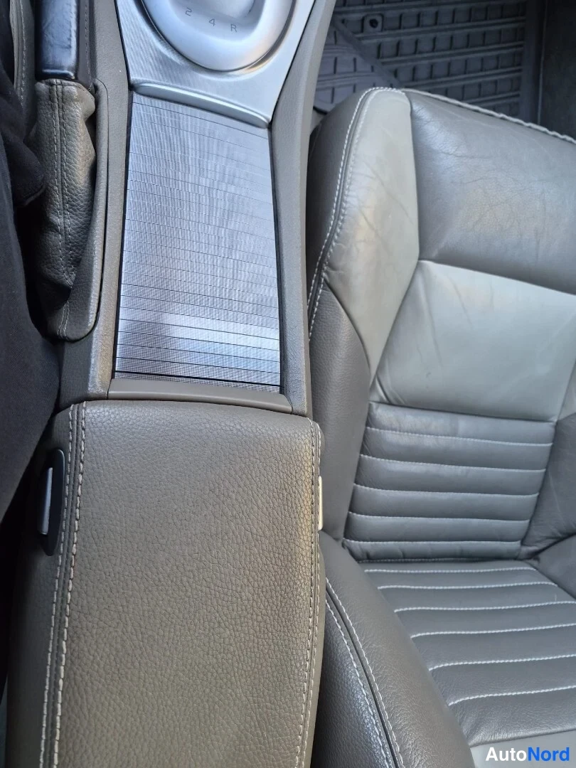 Beige Volvo S60 2006, ohjaamo, kuva 12