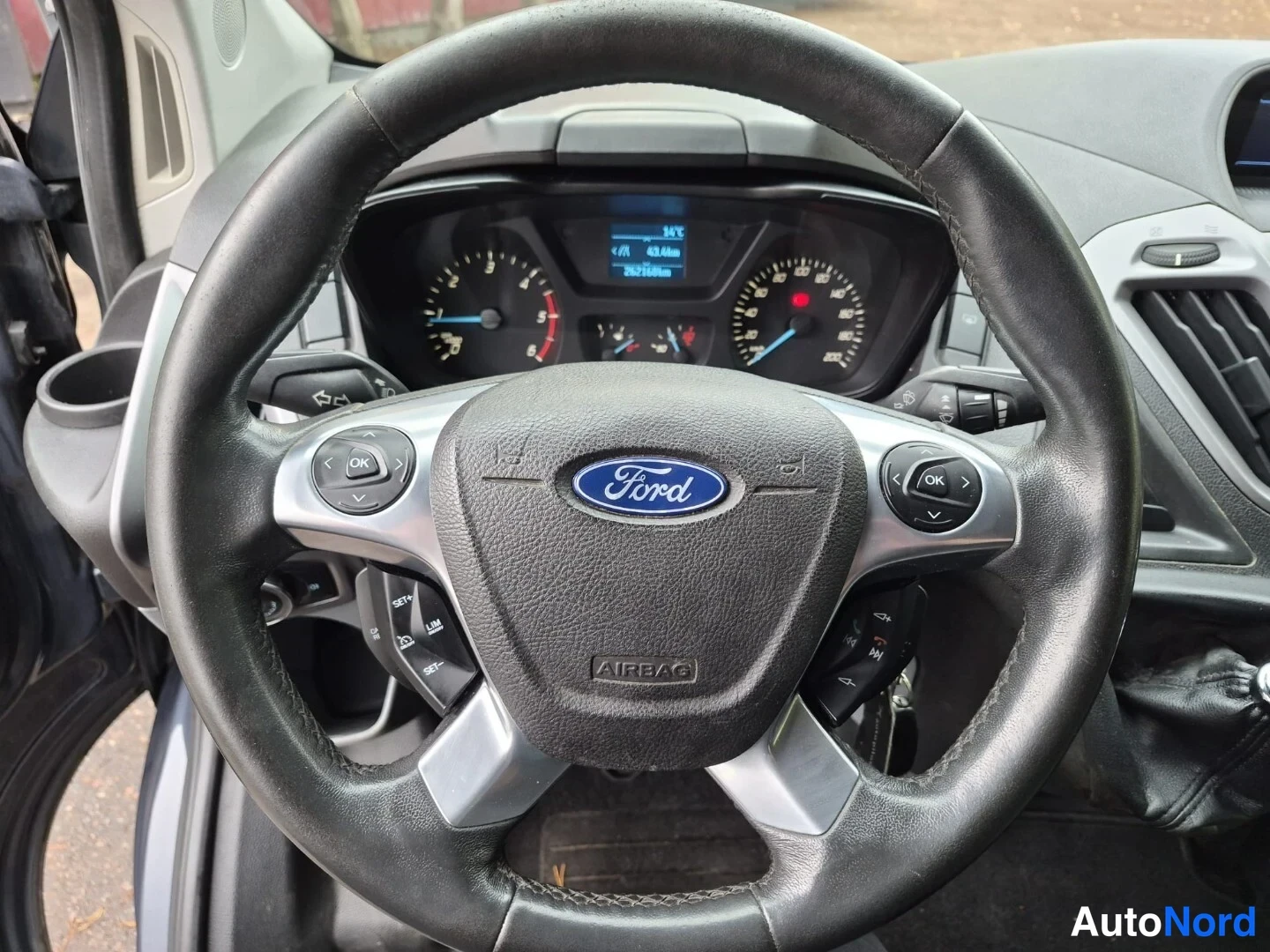 Sininen Ford Transit Custom 2013, yksityiskohta, kuva 21