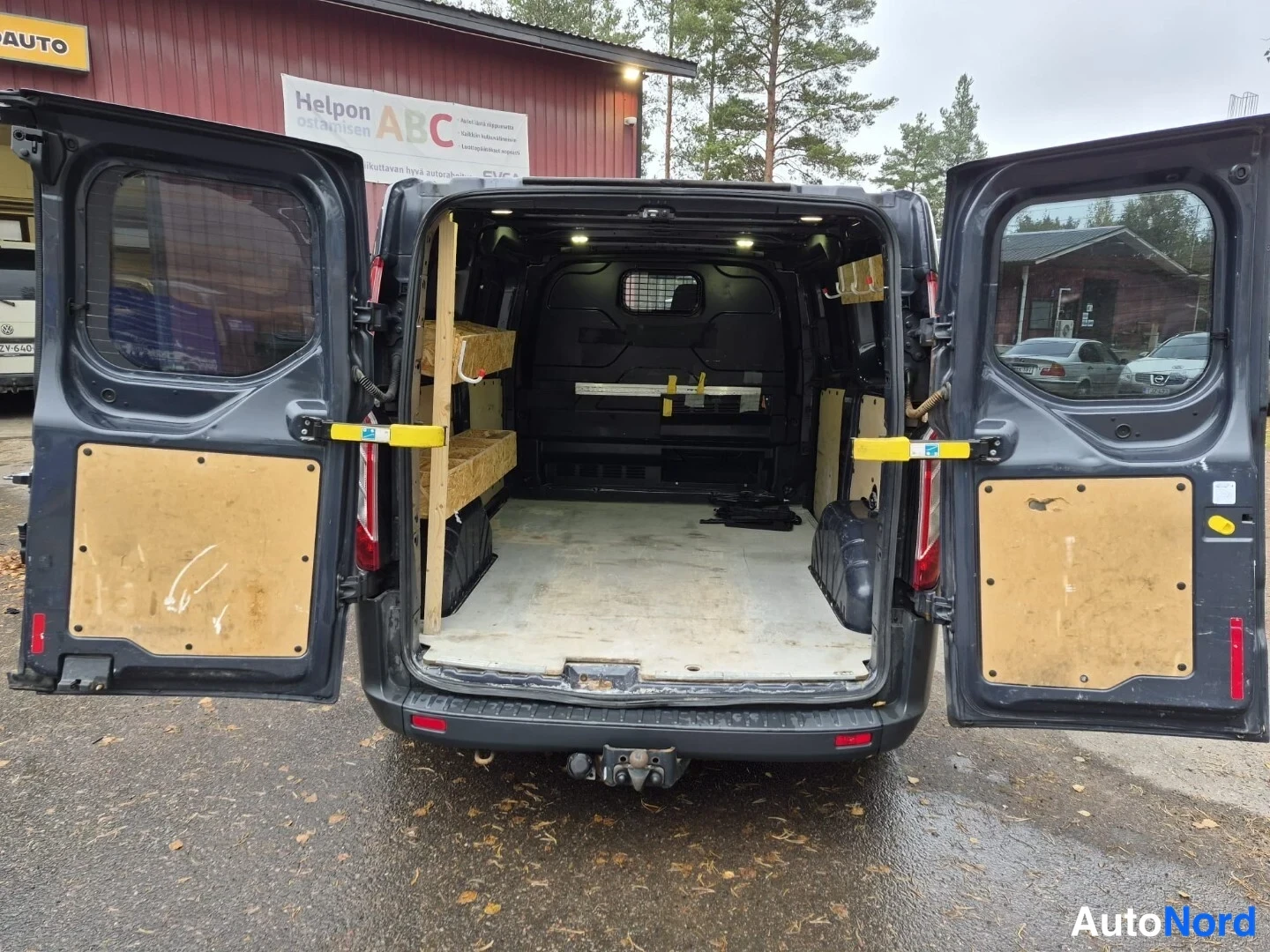 Sininen Ford Transit Custom 2013, tavaratila, kuva 17
