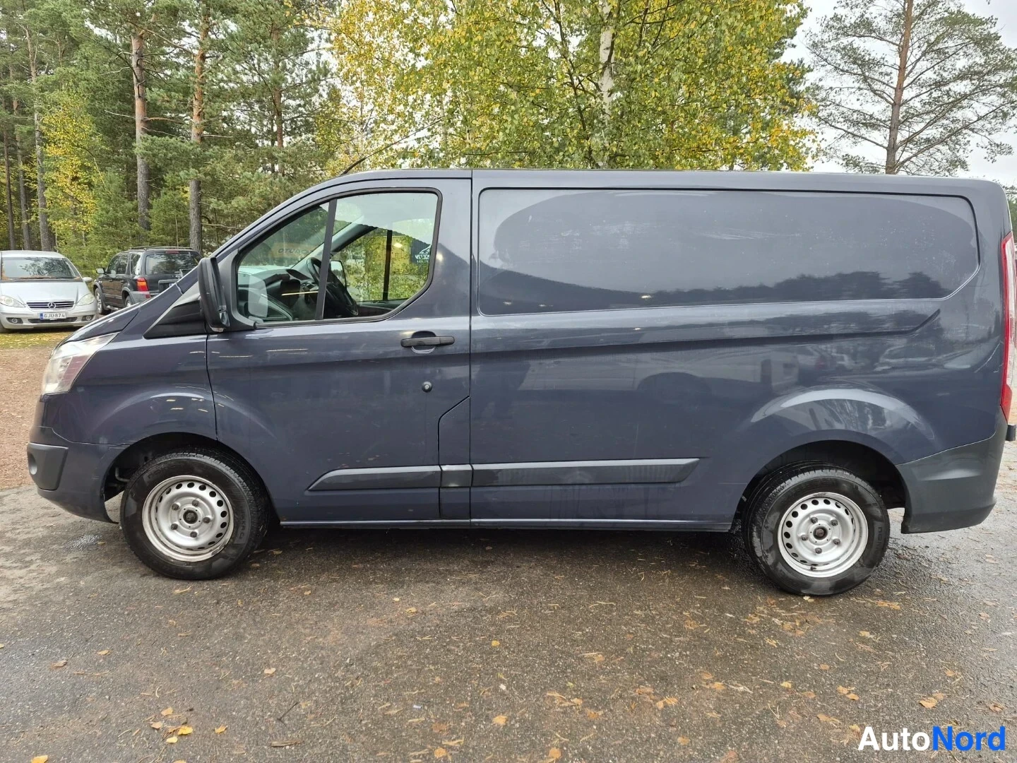 Sininen Ford Transit Custom 2013, etuviisto, keula vasemmalle, kuva 2