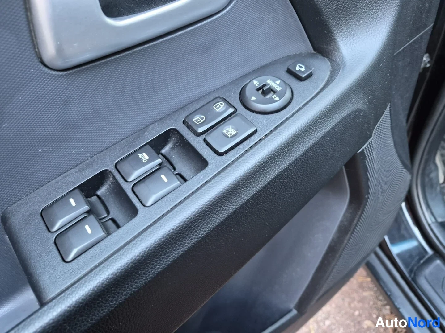 Musta Kia Sportage 2012, yksityiskohta, kuva 20