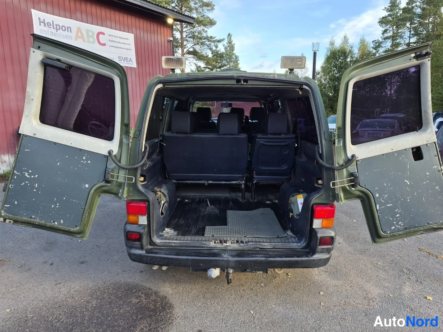 Vihreä Volkswagen Caravelle 2003, takaa, kuva 11
