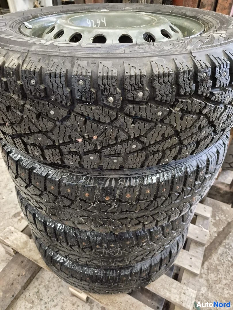 Vihreä Volkswagen Caravelle 2003, yksityiskohta, kuva 30