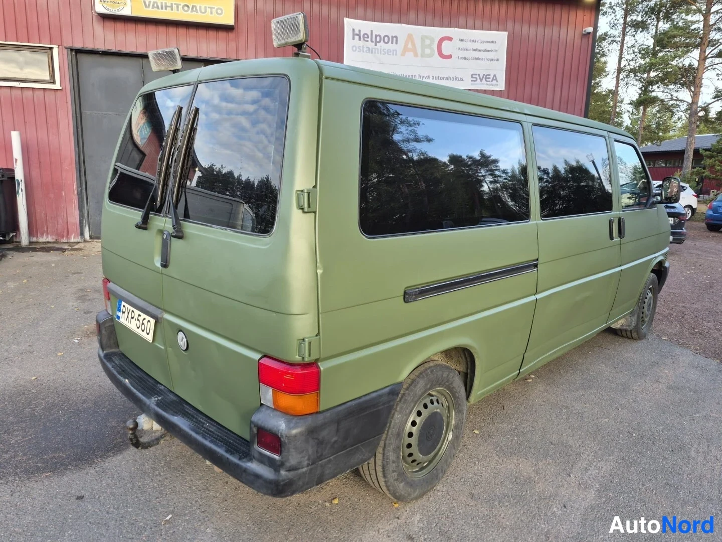 Vihreä Volkswagen Caravelle 2003, takaviisto, kuva 8