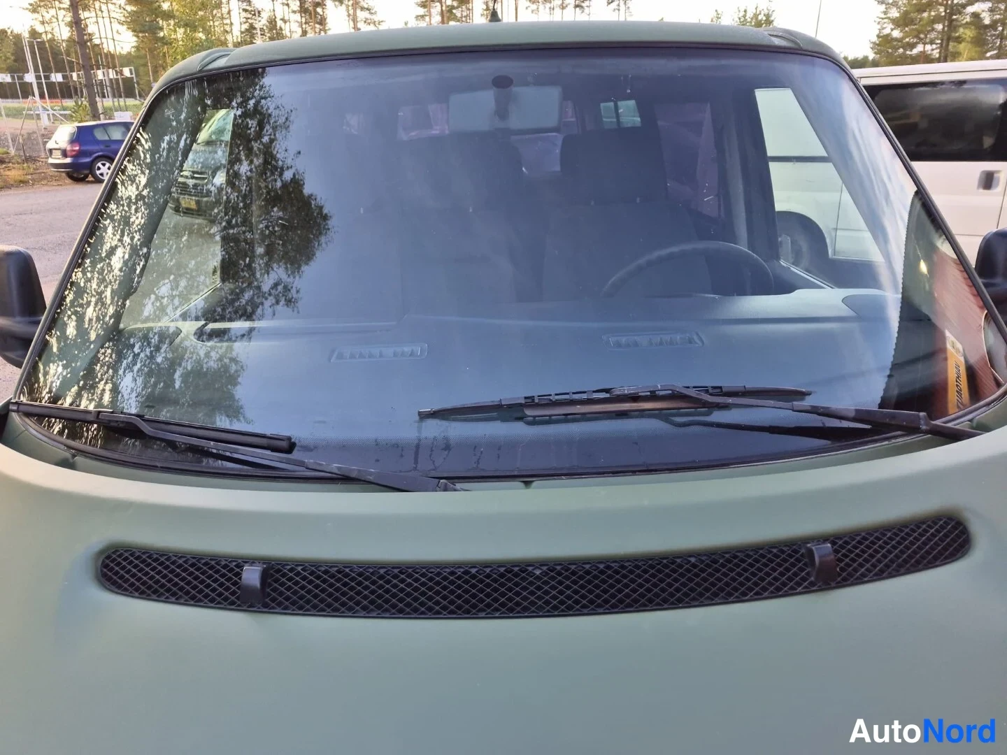 Vihreä Volkswagen Caravelle 2003, yksityiskohta, kuva 25