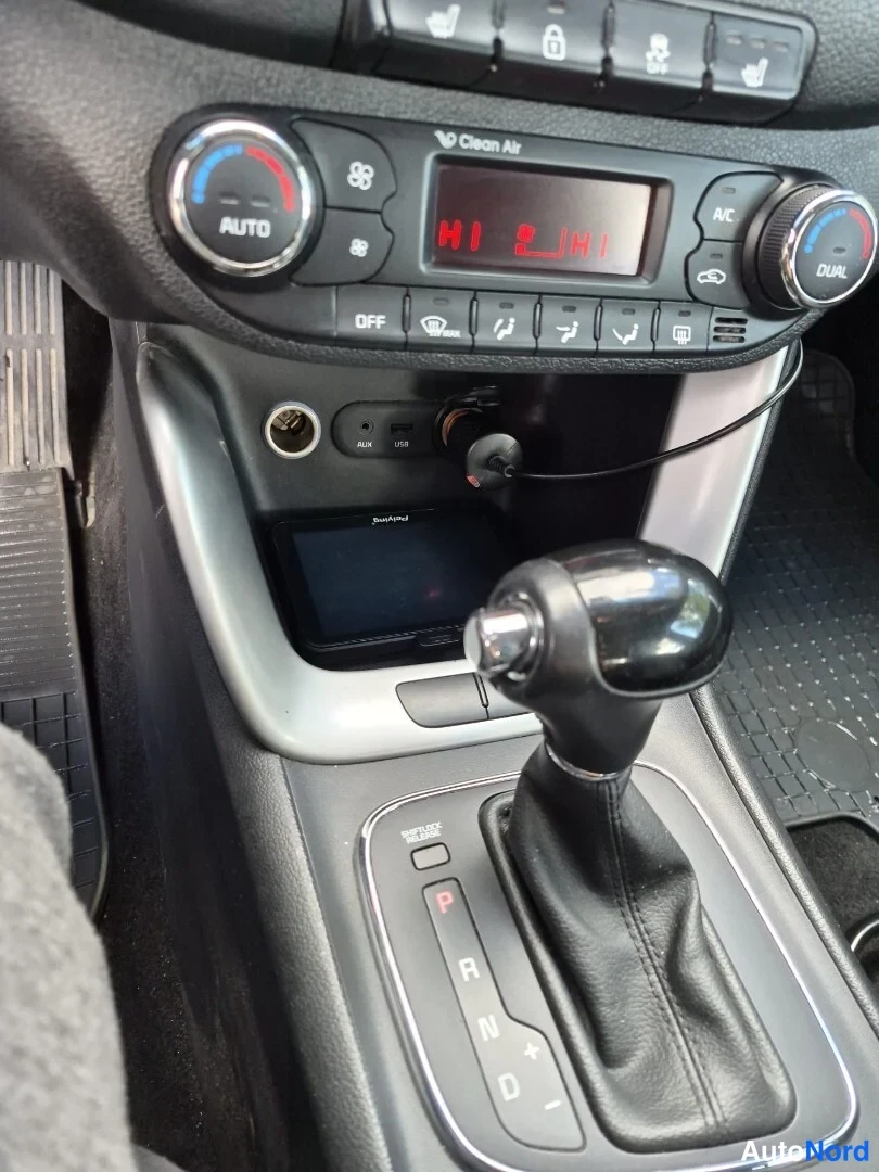Beige Kia Ceed 2012, ohjaamo, kuva 10