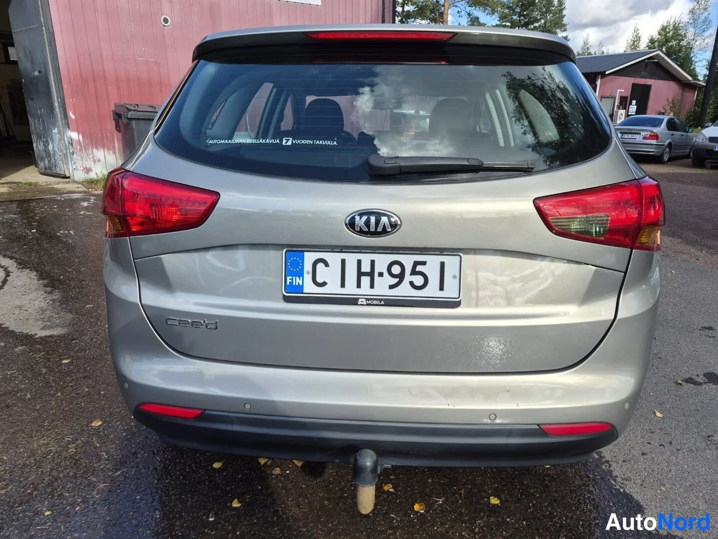 Beige Kia Ceed 2012, takaa, kuva 8