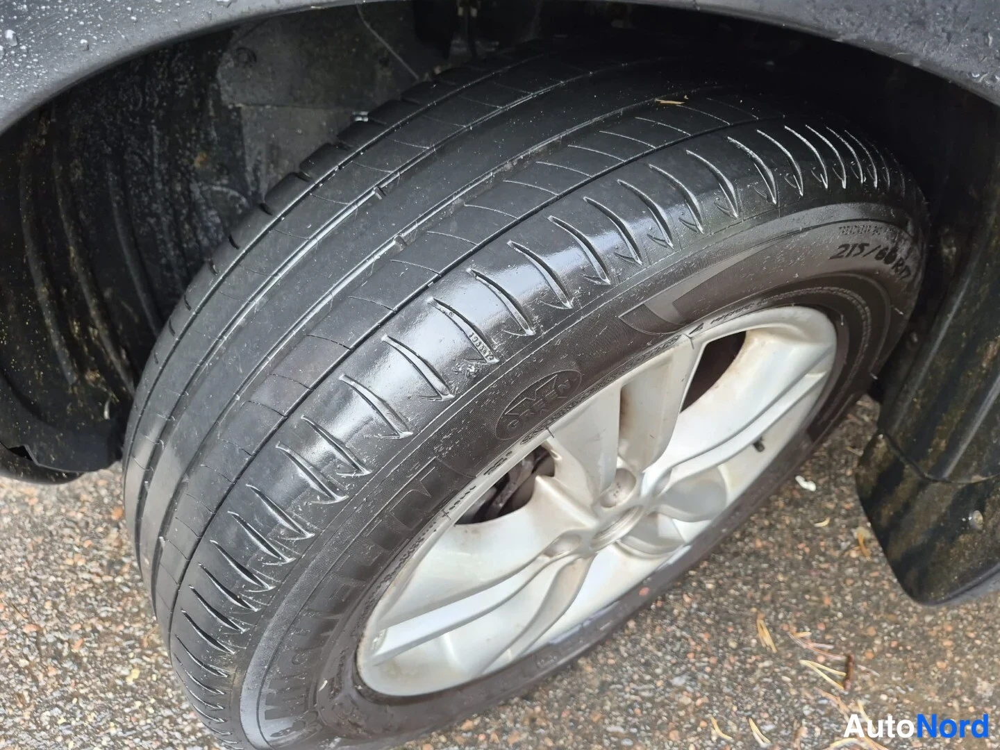Musta Nissan Qashqai 2012, yksityiskohta, kuva 22