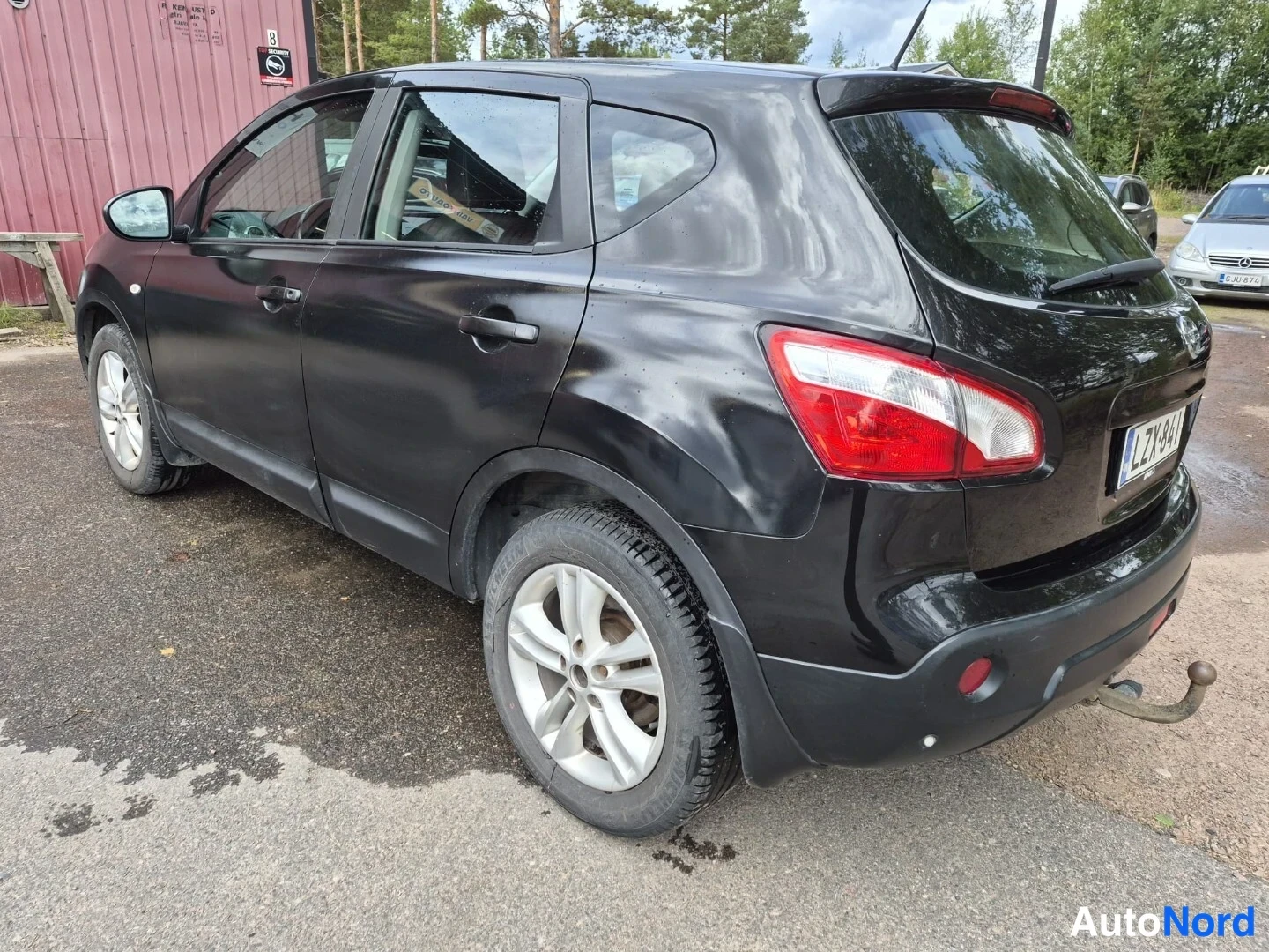 Musta Nissan Qashqai 2012, takaviisto, kuva 7