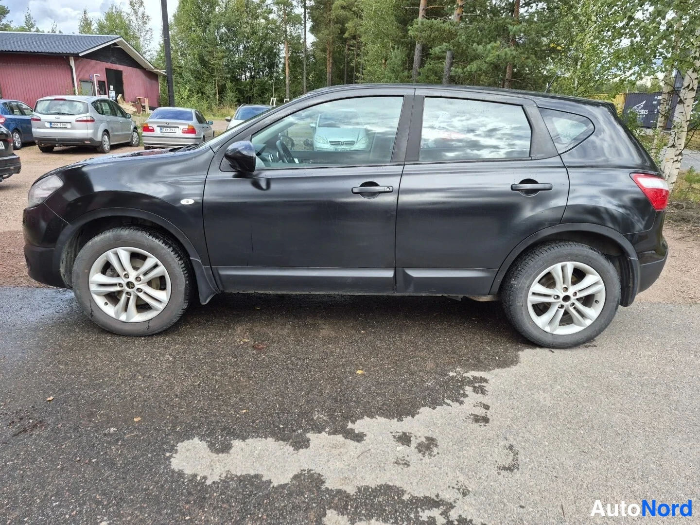 Musta Nissan Qashqai 2012, sivulta, kuva 4