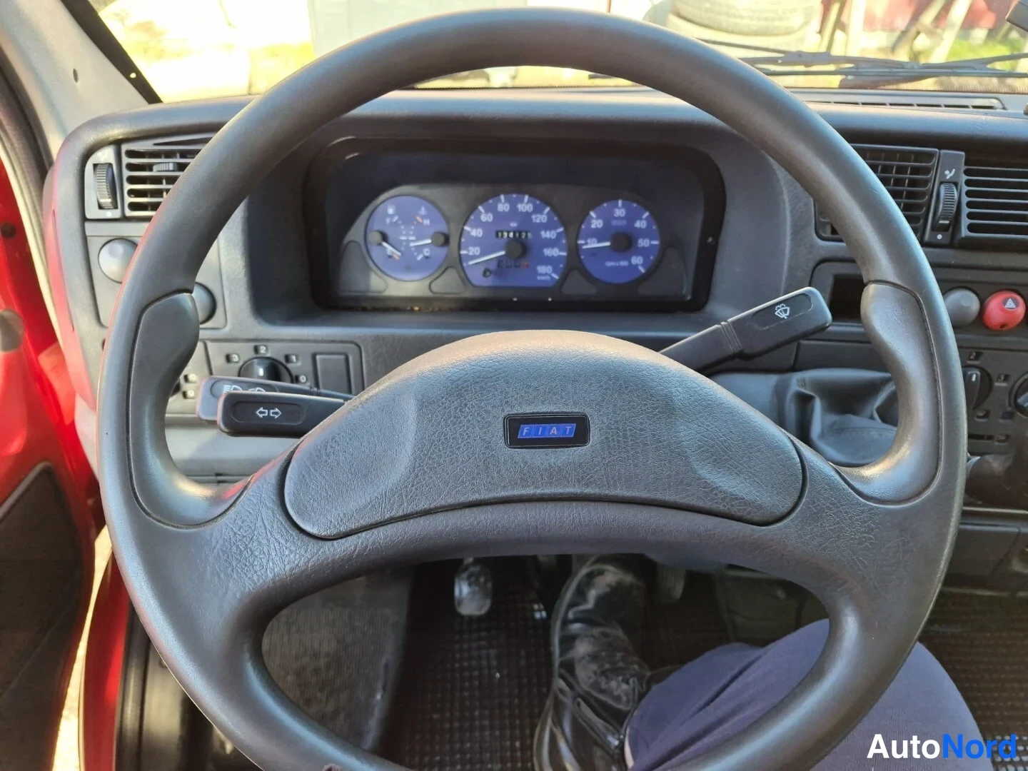Punainen Fiat Ducato 2000, yksityiskohta, kuva 24