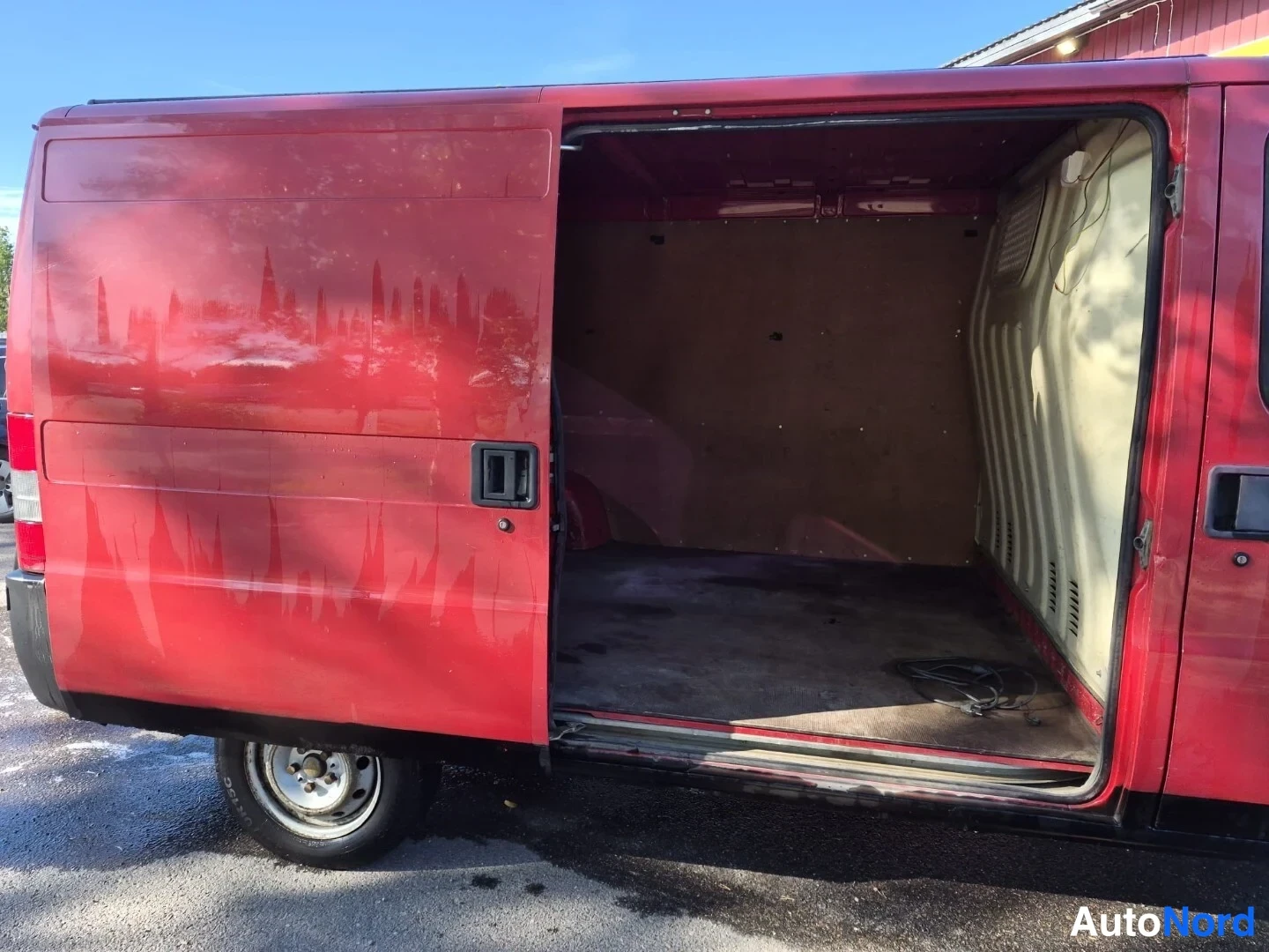 Punainen Fiat Ducato 2000, takaviisto, kuva 8