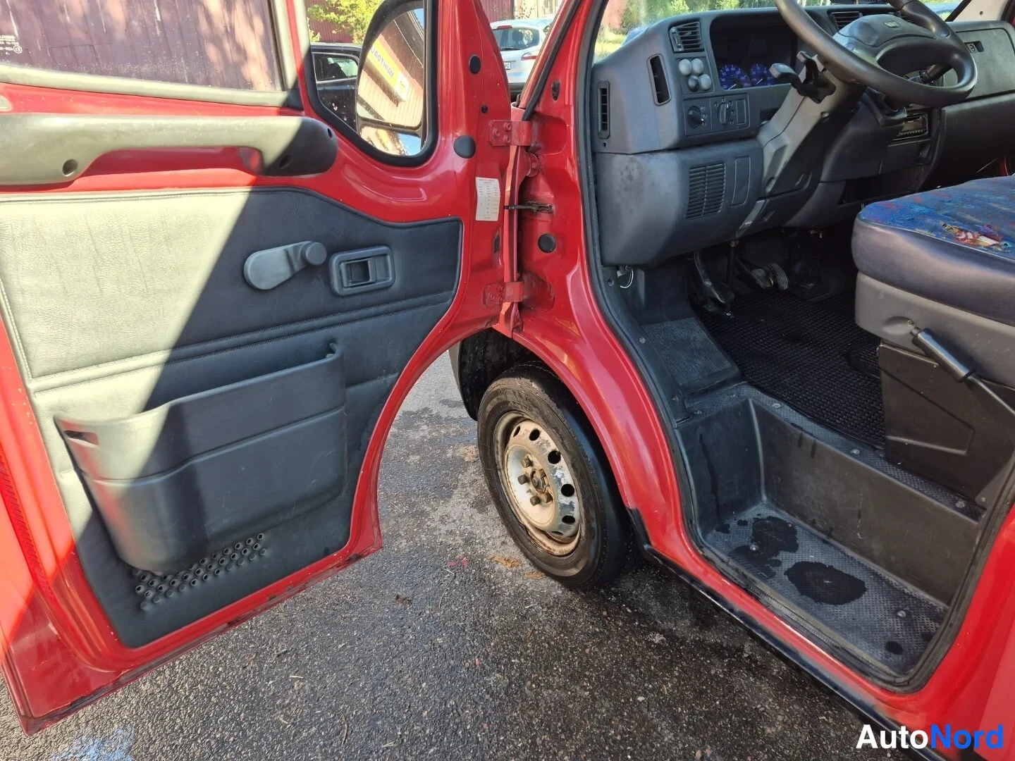 Punainen Fiat Ducato 2000, ohjaamo, kuva 11