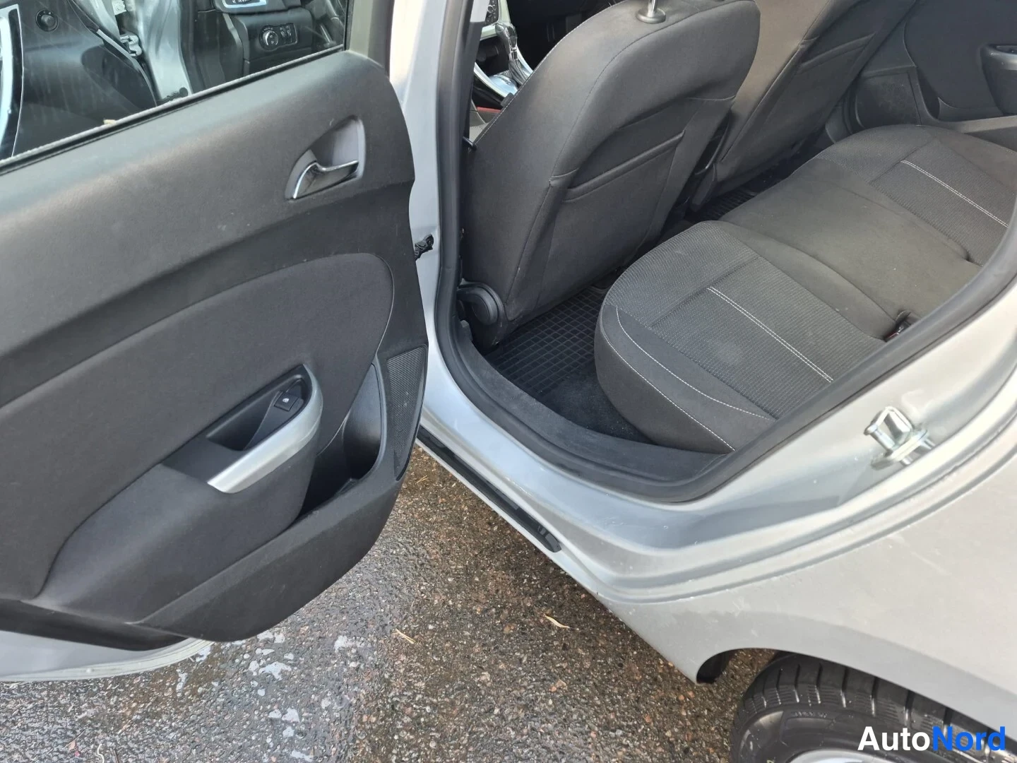 Harmaa Opel Astra SPORTS TOURER 2011, takaistuimet, kuva 14