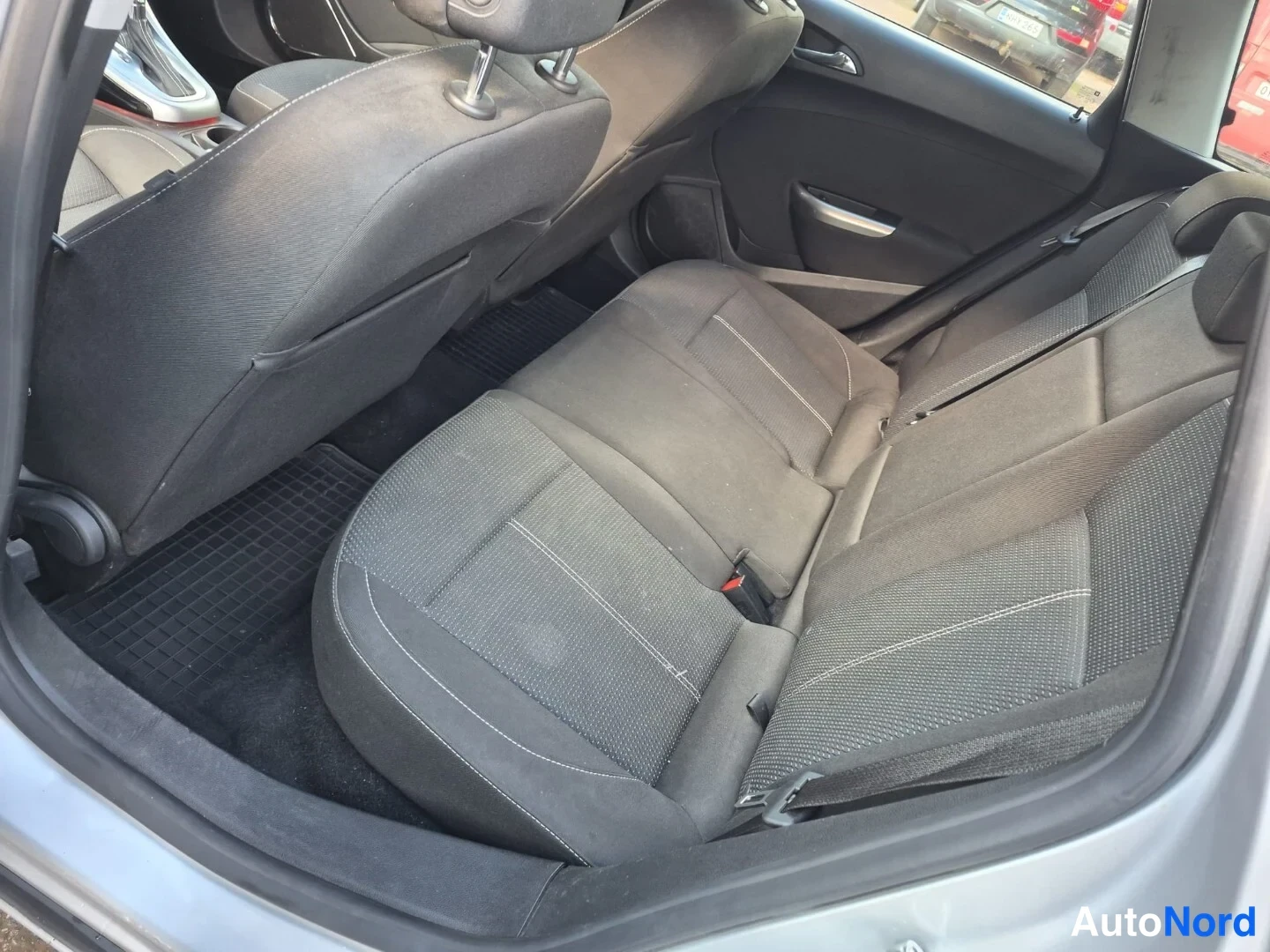 Harmaa Opel Astra SPORTS TOURER 2011, takaistuimet, kuva 15