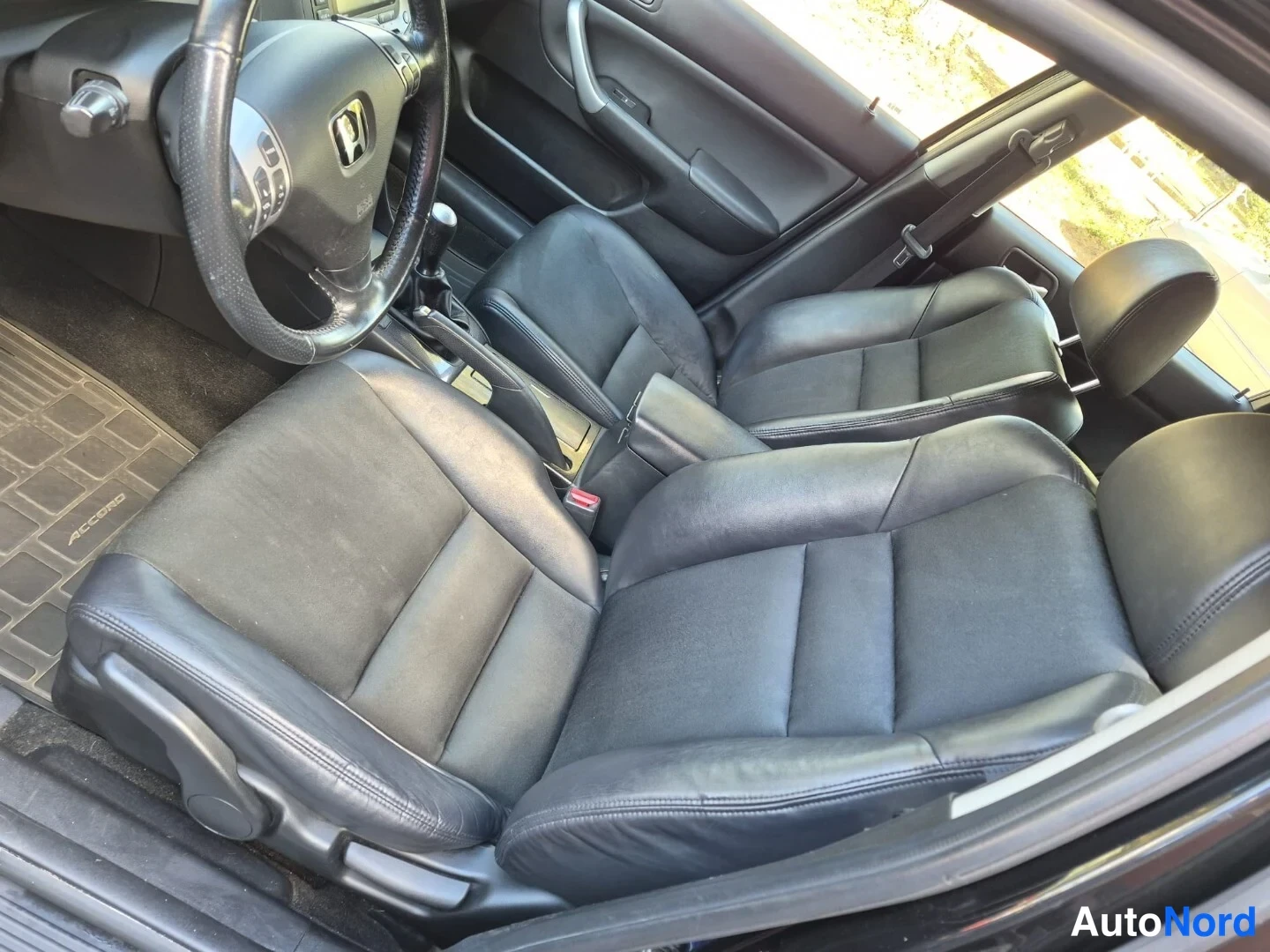 Musta Honda Accord 2005, kuva 29