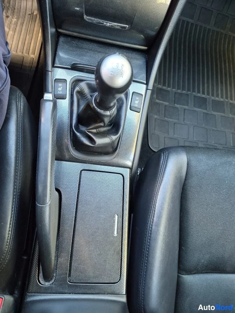 Musta Honda Accord 2005, yksityiskohta, kuva 20