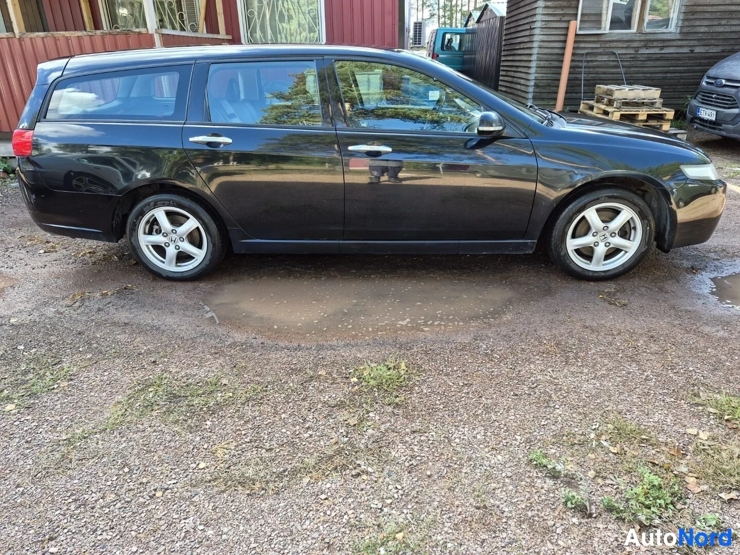 Musta Honda Accord 2005, sivulta, kuva 5