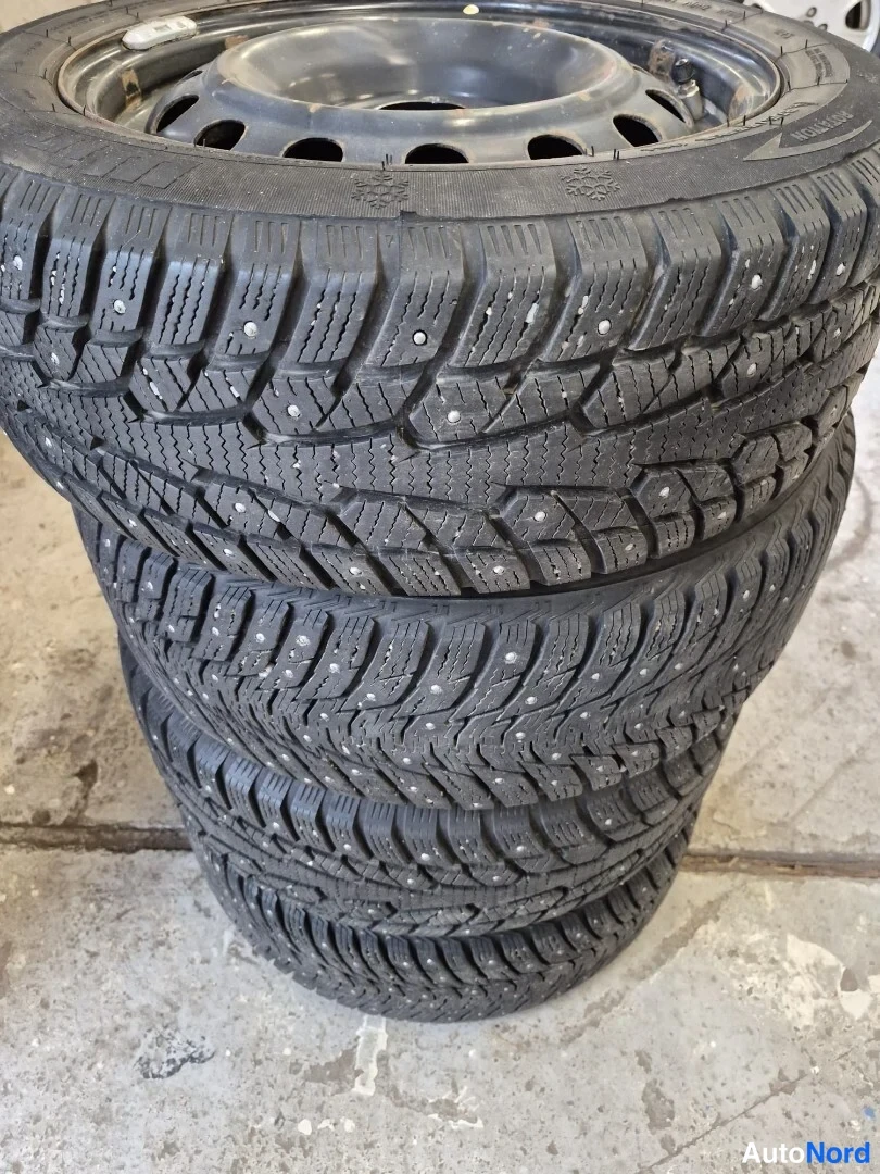 Harmaa Kia Carens 2015, yksityiskohta, kuva 30