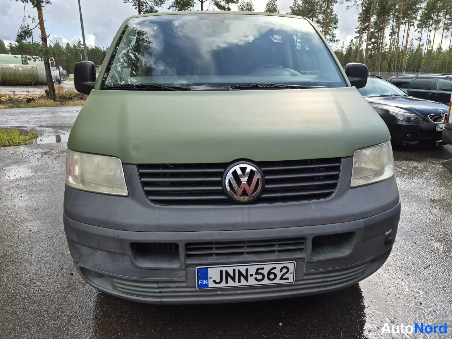 Grön Volkswagen Caravelle 2009, framifrån, bild 5