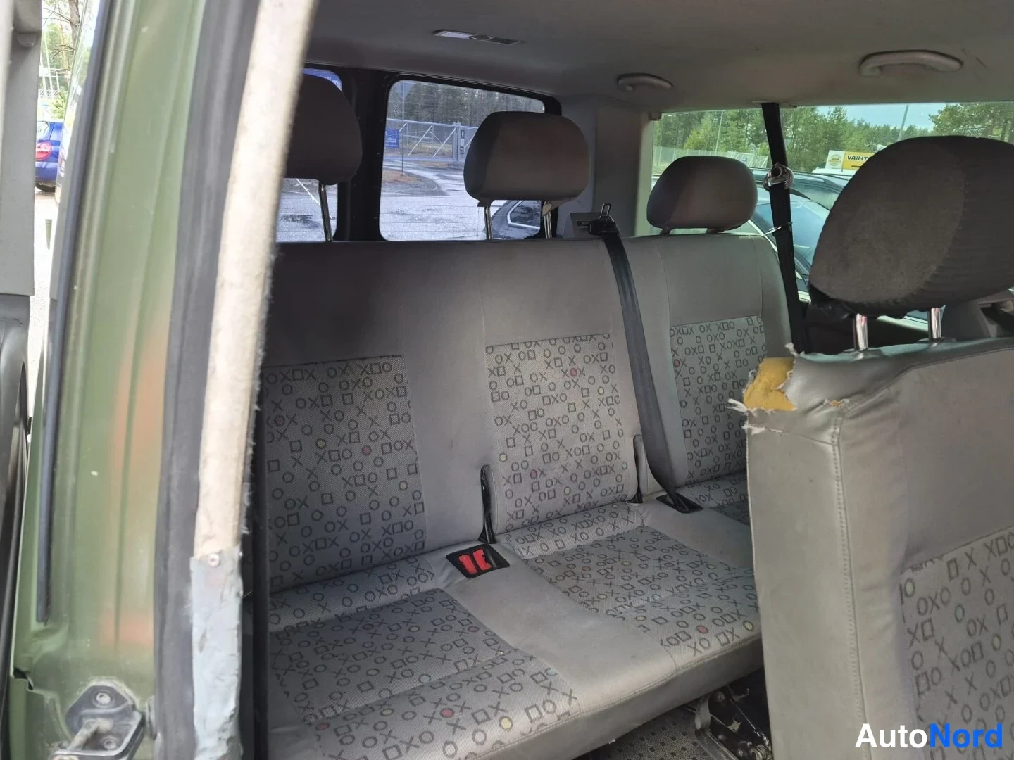 Grön Volkswagen Caravelle 2009, baksäten, bild 15