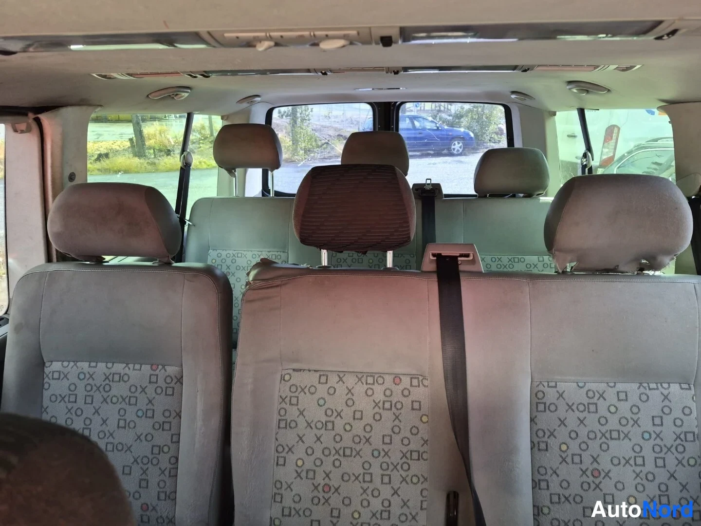 Grön Volkswagen Caravelle 2009, baksäten, bild 17