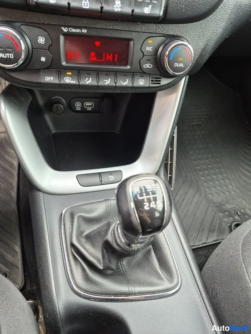 Harmaa Kia Ceed 2017, yksityiskohta, kuva 26