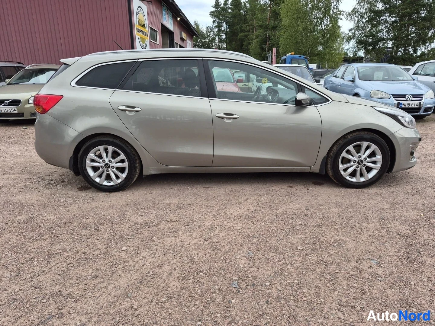 Harmaa Kia Ceed 2017, sivulta, kuva 6