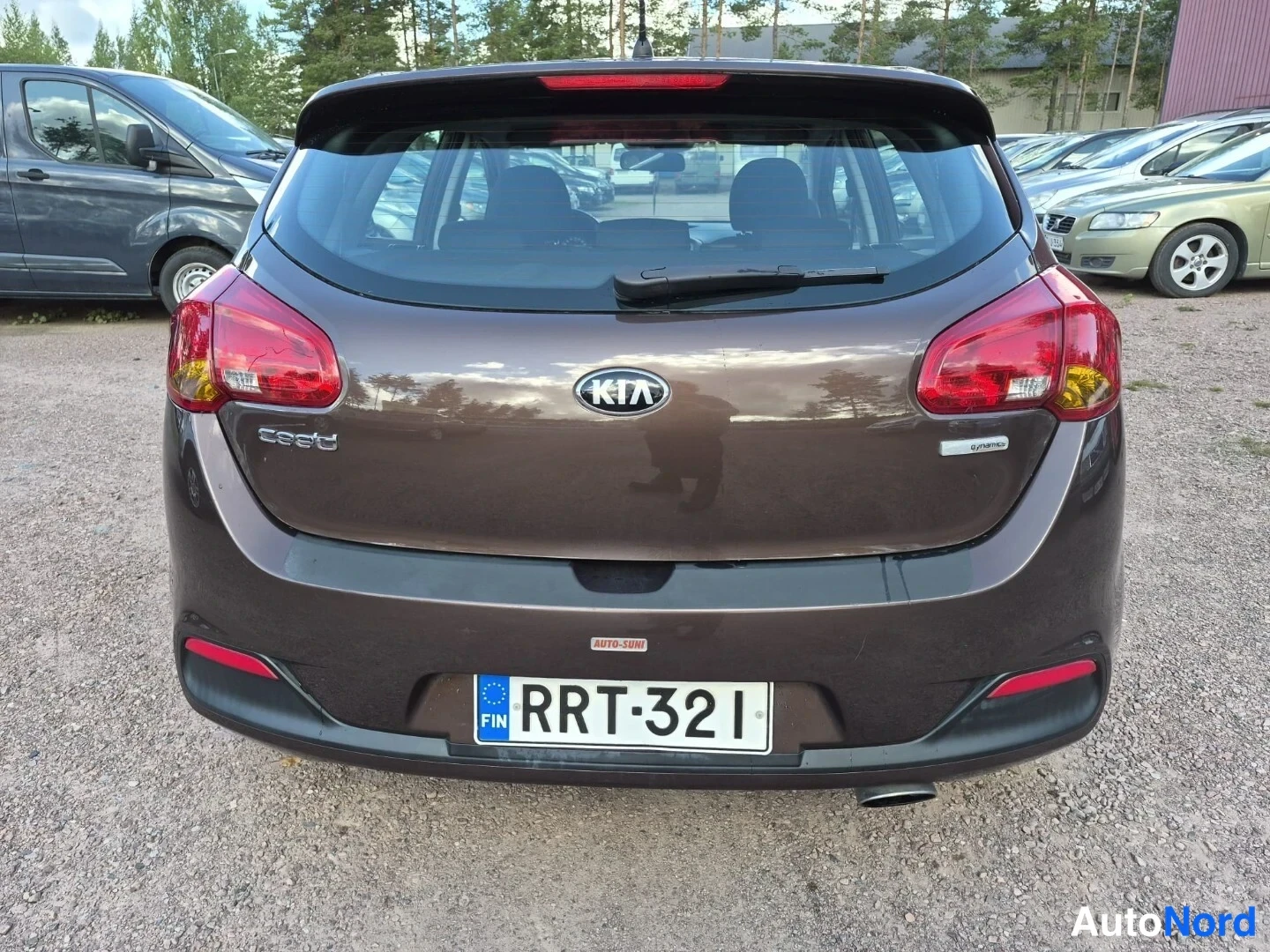 Ruskea Kia Ceed 2014, takaa, kuva 8