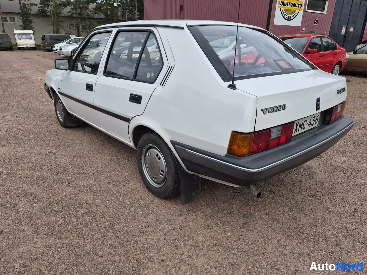 Valkoinen Volvo 340 1989, takaviisto, kuva 11