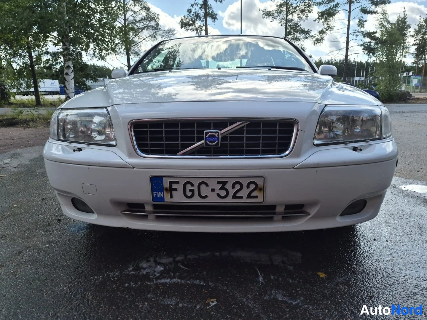 Valkoinen Volvo S80 2003, edestä, kuva 4