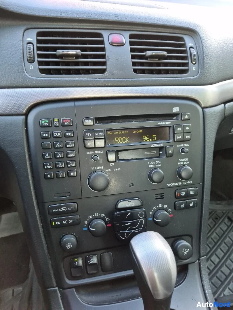 Valkoinen Volvo S80 2003, ohjaamo, kuva 11