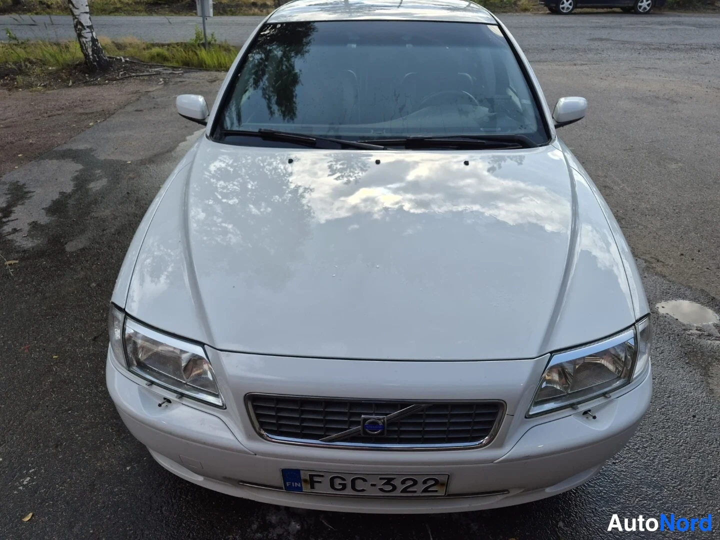 Valkoinen Volvo S80 2003, edestä, kuva 5