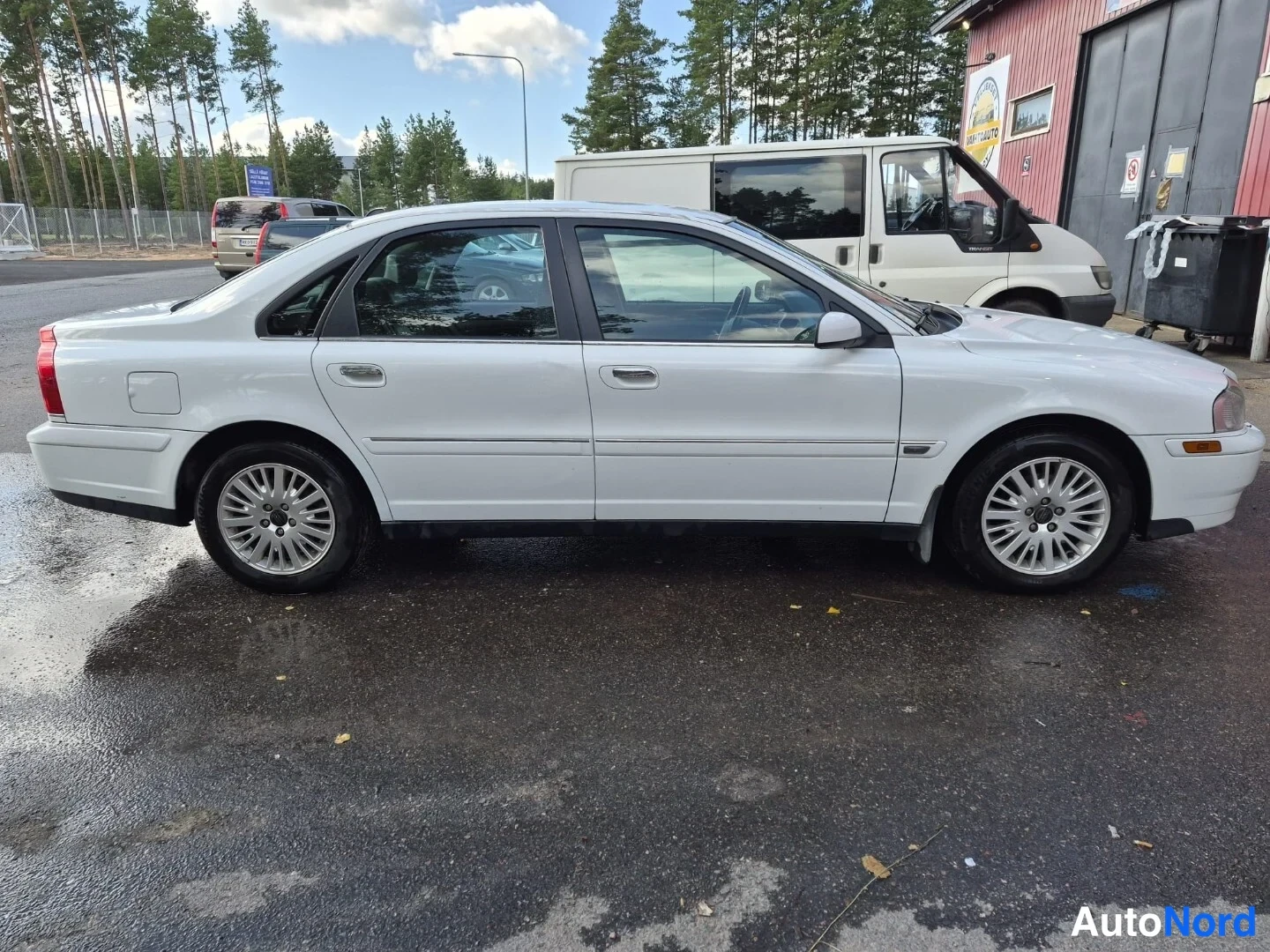 Valkoinen Volvo S80 2003, etuviisto, keula oikealle, kuva 2