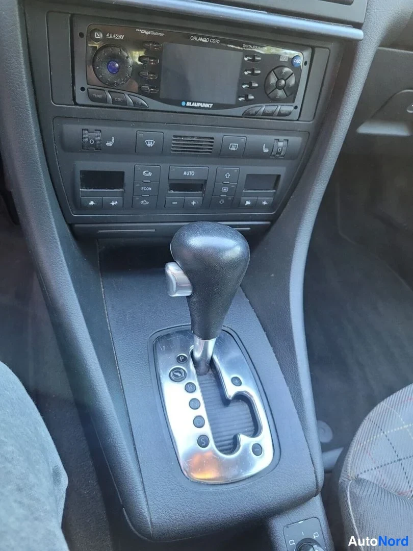 Vihreä Audi A6 allroad quattro 2002, yksityiskohta, kuva 22