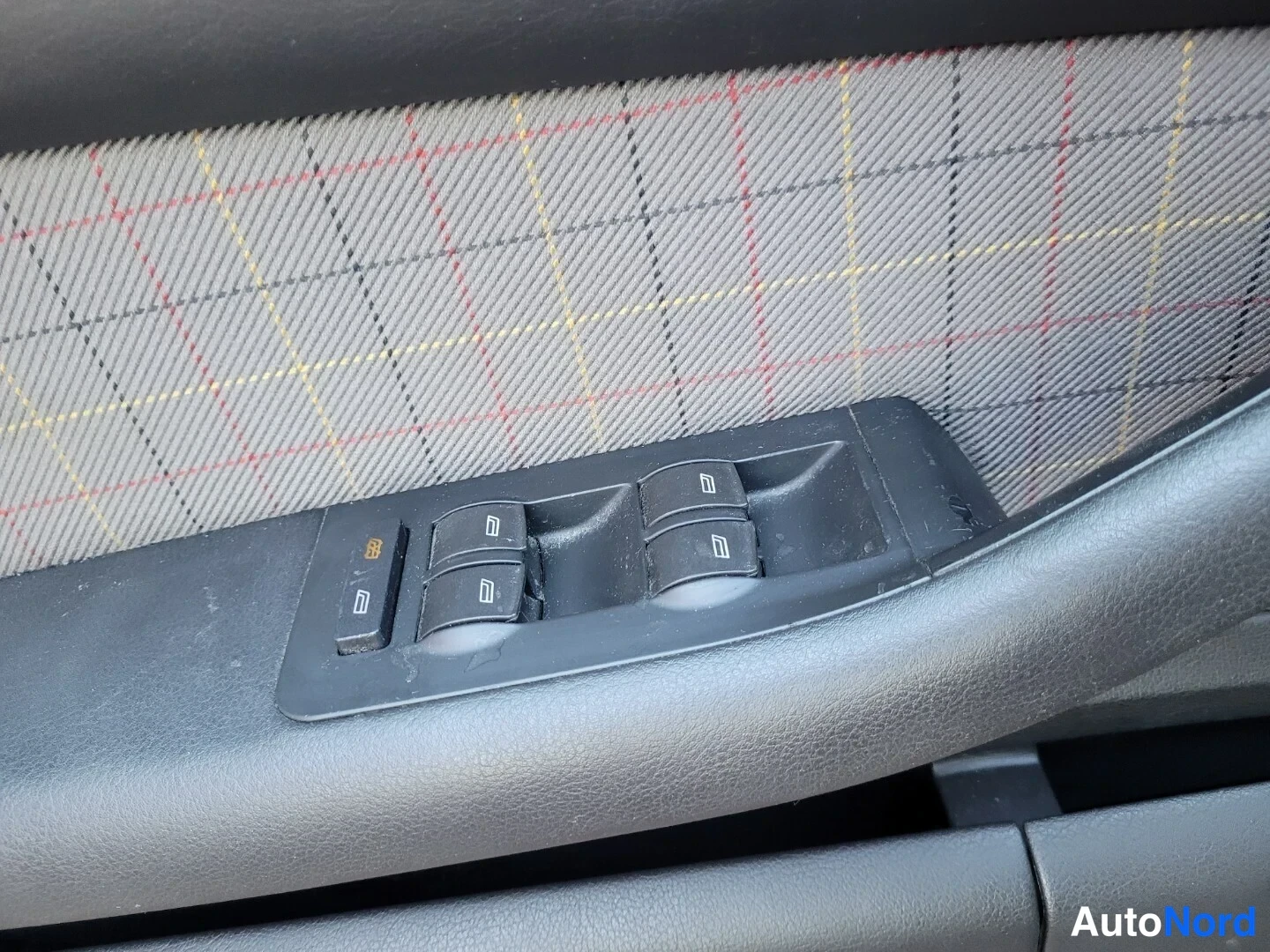 Vihreä Audi A6 allroad quattro 2002, yksityiskohta, kuva 25
