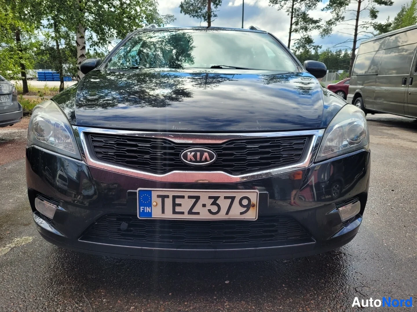 Musta Kia Ceed 2010, edestä, kuva 4