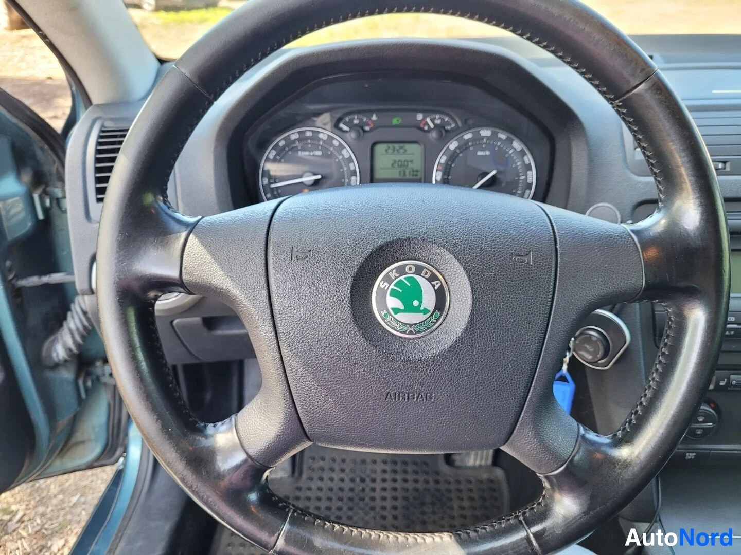 Vihreä Skoda Octavia 2005, yksityiskohta, kuva 17