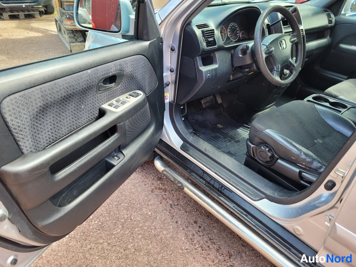 Silver Honda CR-V 2002, förarplats, bild 11