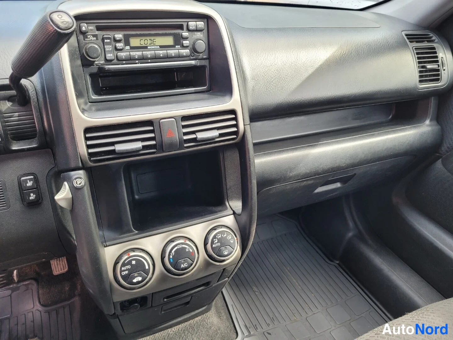 Silver Honda CR-V 2002, förarplats, bild 14