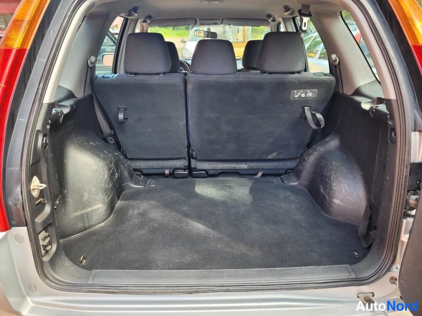Silver Honda CR-V 2002, bagageutrymme, bild 18