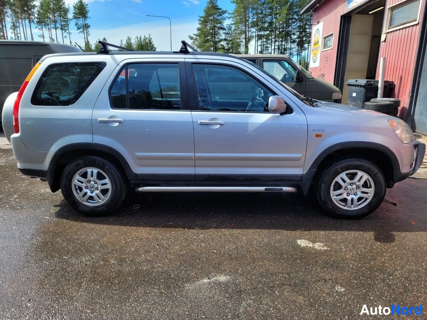 Silver Honda CR-V 2002, från sidan, bild 6